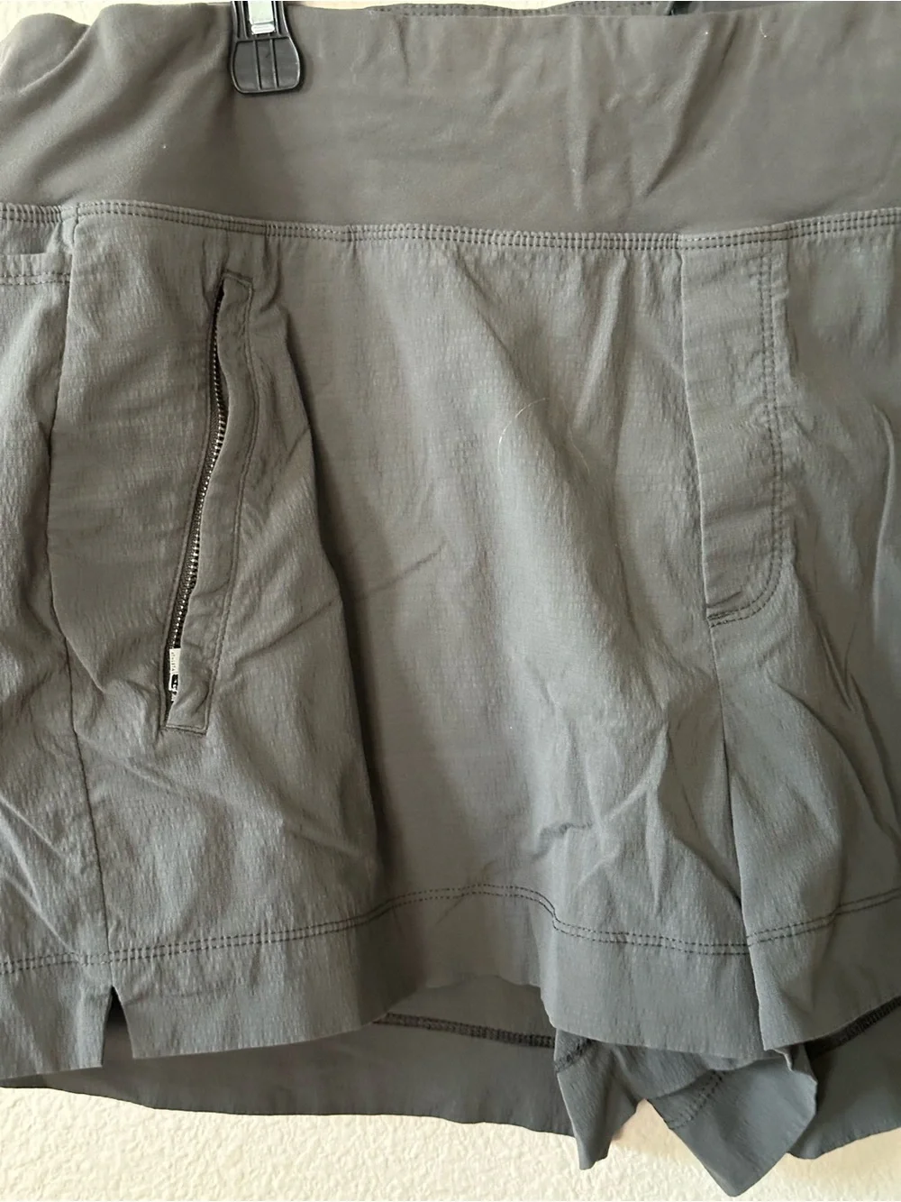 Athleta Women's Active Stretch Shorts - green olive size 18/ NWOT 1097
